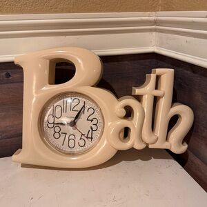 VINTAGE 1983 Bath Plastic Wall Clock Burwood Products/ New Haven Quartz USA